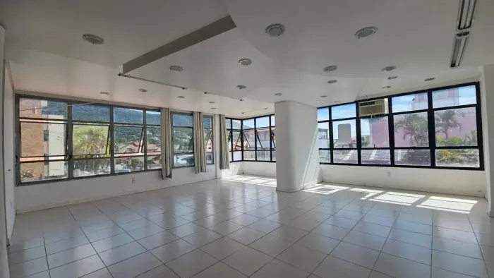 Sala comercial a venda no Shopping Via Lagoa na Lagoa da Conceição - Florianópolis - SC