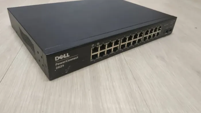 Switch Dell PowerConnect 2824 - Seminovo