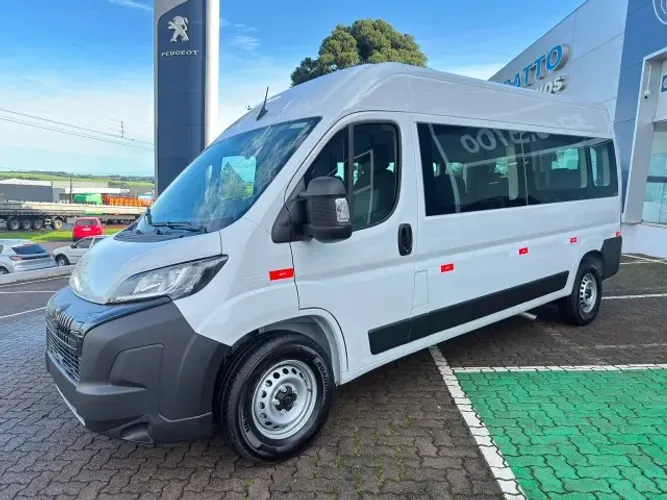 Peugeot Boxer Minibus Exec. 2.2 17L Turbo Diesel 2025