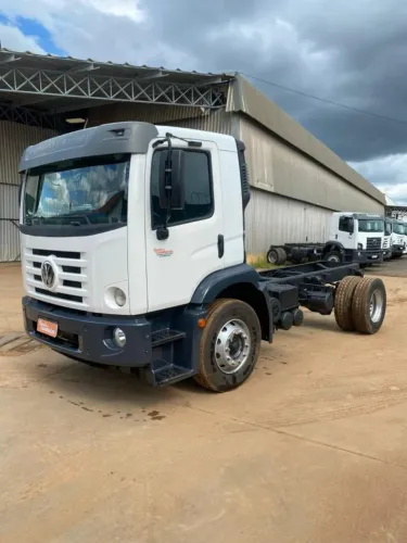 Caminhão VW 17260 ano 20/21 - 172.694 km rodados