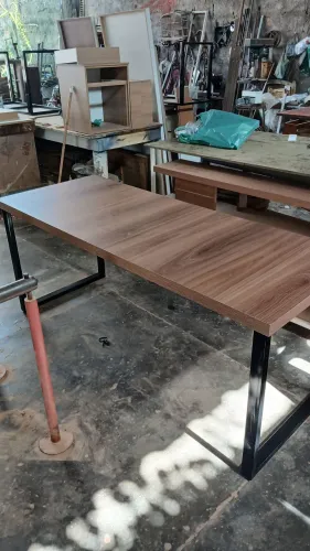 Mesa em mdf madeirado 1,60 metros preço só sábado 