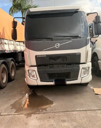Volvo VM270 caminhão carroceria