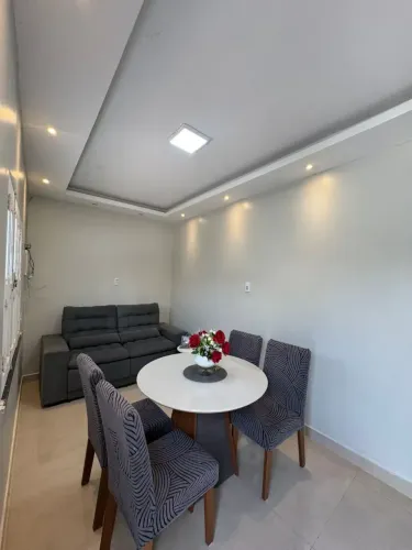VENDO LINDA CASA REFORMADA DE 2/4 SENDO 1 SUÍTE NA CIDADE NOVA 6