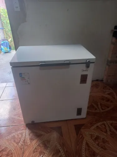 Vendendo freezer semii novo