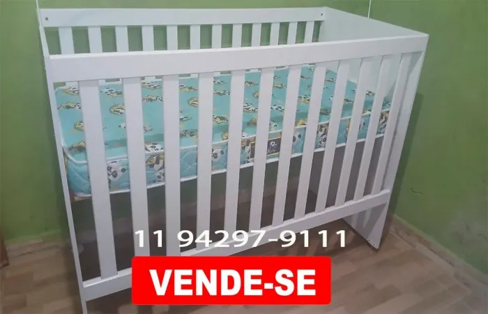 Berço comprado novo ,usado pouco tempo. Preciso vender com urgência. 