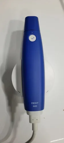 Scanner intraoral MEDIT i600