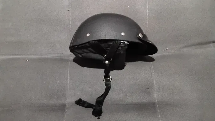 Capacete coquinho.