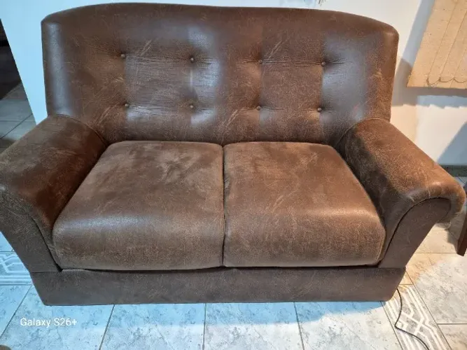 Excelente jogo de Sofa, confortável e limpo. Ideal pra curtir filme em família ou com quem