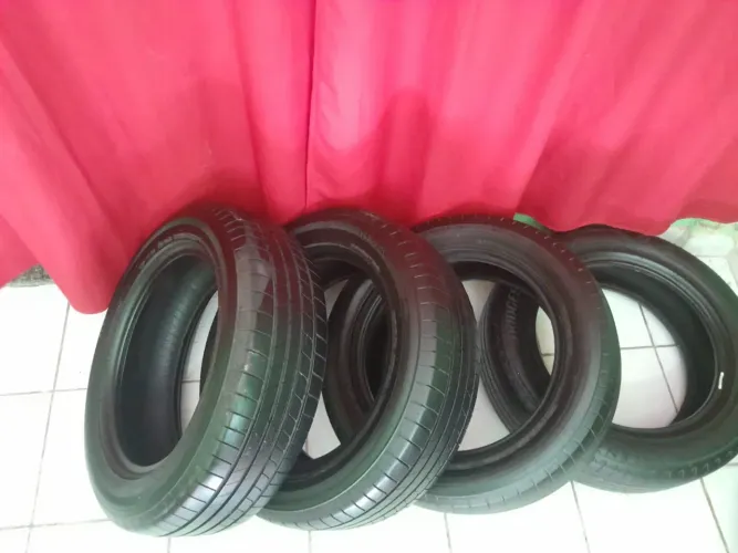 Pneus Bridgestone 215/60R17