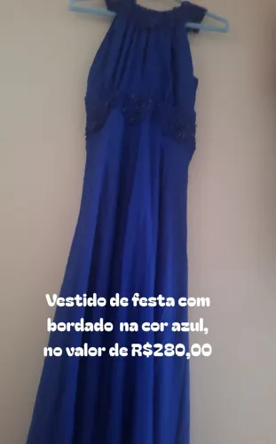 2 Vestidos de festa, o azul por 260,00 e o vermelho por 300,00,00