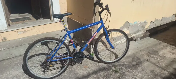 Bike Vacini aro 26, 21 marchas blocagem freio V break, banco  ciclismo acessórios à parte.