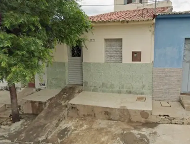 Casa Popular - com terreno de 100 metros - à Venda em Cajazeiras-PB Próxima ao Mix Mateus