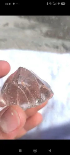 Cristal de quartzo com inclusões dourada 