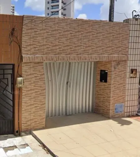 Casa com 4 quartos (2 suítes) | 220m² | Jardim de inverno e 2 vagas de garagem