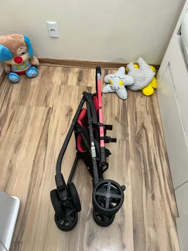 Carrinho bebê Chicco Compacto ! Unissex deita senta ! Super leve ! Ac cartão