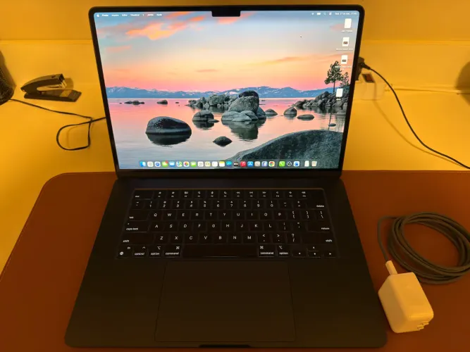 MacBook Air M2 15 16gb 1tb