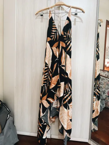 Vestido folhagens de amarração 