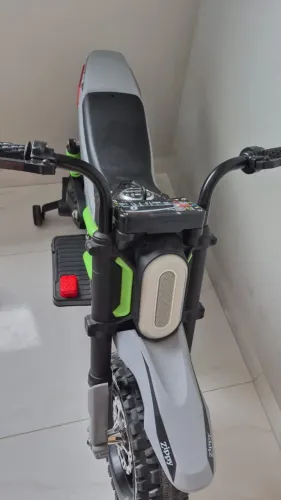 Moto Elétrica Infantil mini ZS 12V da Zippy Toys