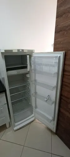 Geladeira continental 300