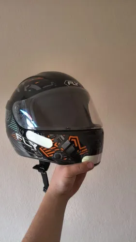Capacete fly F9 Praticamente NOVO