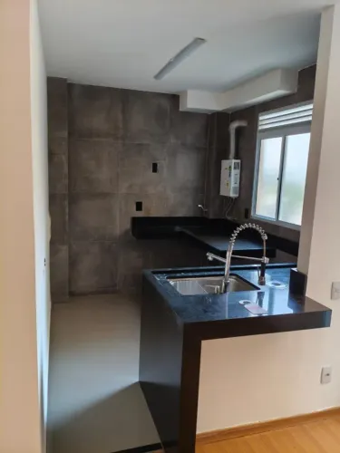 Apartamento térreo com garden privativo, totalmente reformado, ideal para quem busca confo