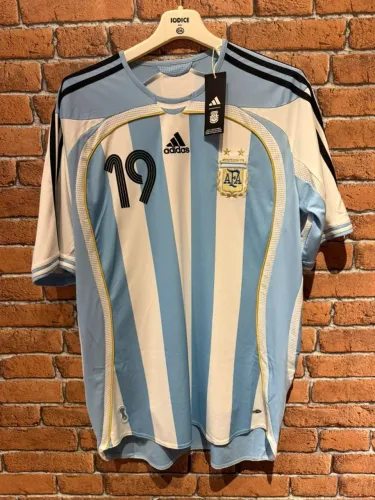 Camisa remake Messi Argentina 2006
