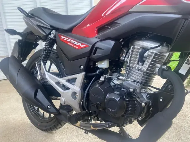 VENDO MOTO TITAN CG160