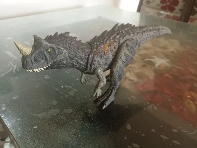 Ceratossauro Jurassic World Mattel