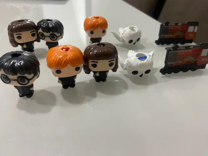 Coleção harry potter kinder joy 05 peças !! Peças novas
