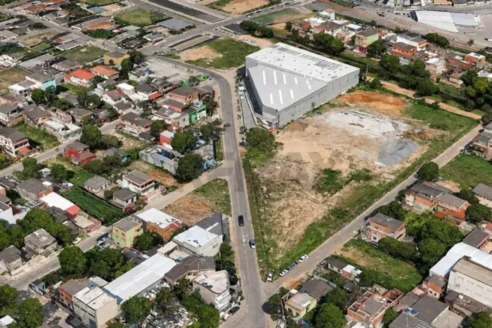 Área de 2.035 m² para Locação em Rio Marinho | 1,5 km da Leste-Oeste