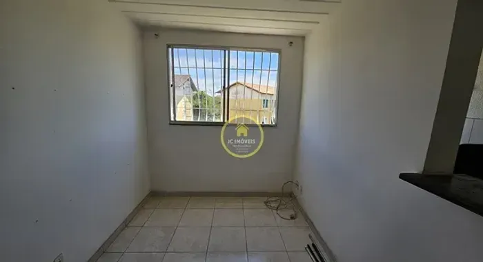 Apartamento vazio sala com 2 quartos aceitando financiamento bancário.