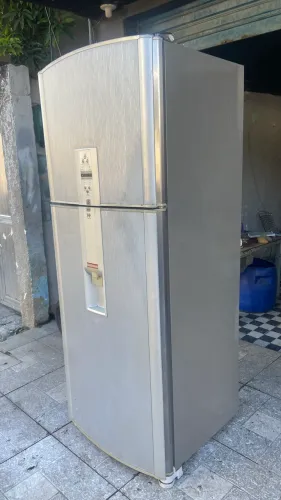 Geladeira desgelo automático gelando ok. Entregamos
