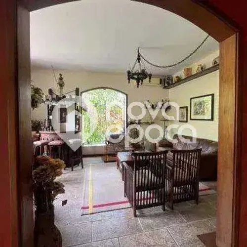 Cosme Velho | Casa 4 quartos, sendo 2 suites