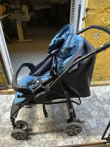 Carrinho de bebê Burigotto azul