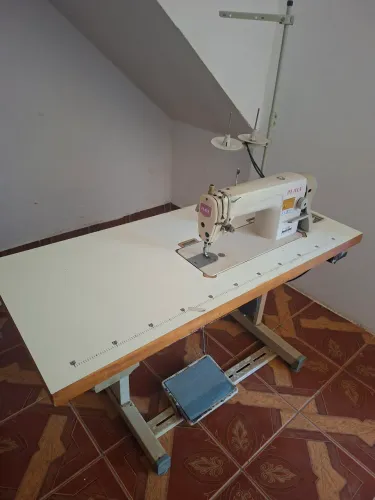 Maquina de Costura reta Industrial 127v