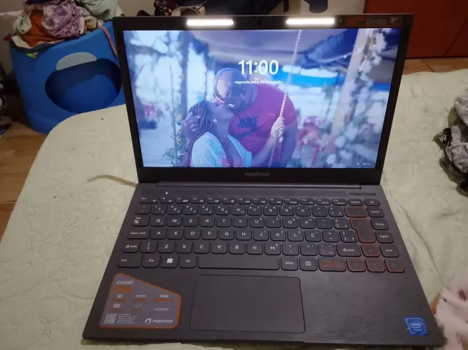 Notebook positivo semi novo 