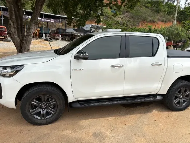 Toyota Hilux CD SR 4X4 2.8 TDI Diesel Aut. 2023