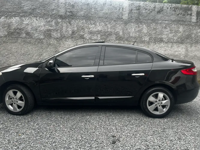 Renault Fluence Sed. Dynamique 2.0 16V Flex Aut. 2013