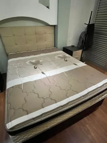 Cama box com colchão e cabeceira