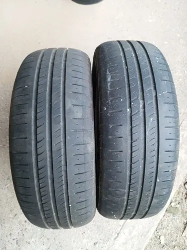 Dois pneus 175,60,13