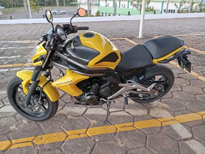 Kawasaki ER6N 2013
