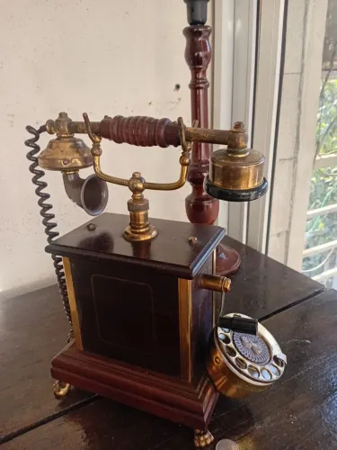 Telefone antigo 