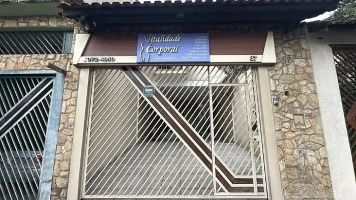 Casa comercial na Rua Catarina Lopes, 87  332 m²