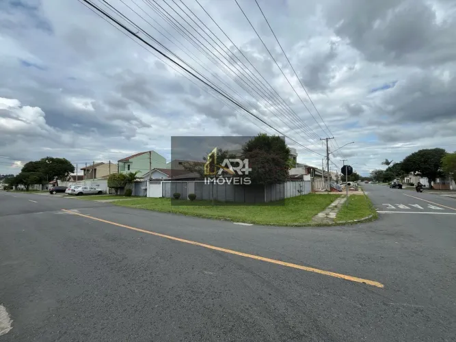Casa à venda no bairro Cajuru em Curitiba/PR