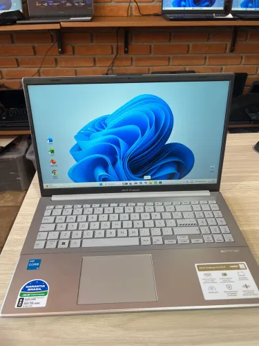 Notebook Vivobook go 14 15 i3 15 geração 4 RAM256 tela 15alfa numérico tela utra fina  