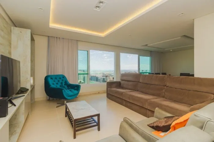Apartamento para alugar no bairro Petrópolis com 123m² e 3 dormitórios/quartos.