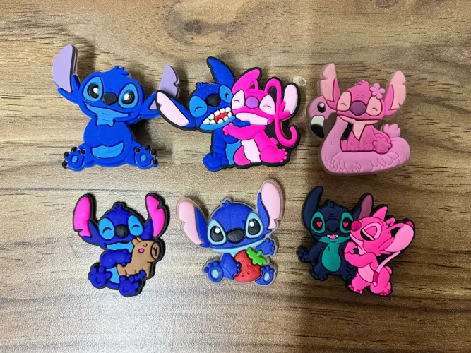 Botons para crocs/ pins / jibbitz para Babuches tema stich com 6 apliques.