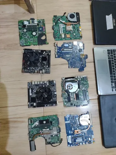 Lote notebook e placas