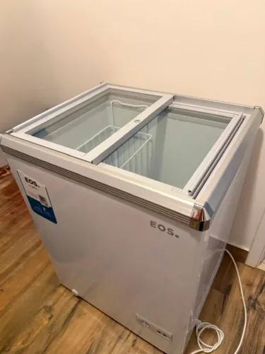 Freezer Expositor Horizontal EOS 138 Litros Eco Gelo com Tampa de Vidro EEH120XX 220V
