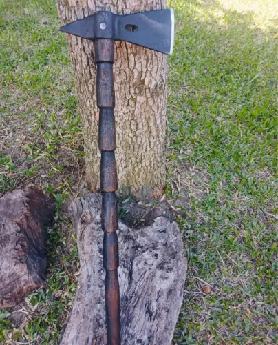Machado Tomahawk Artesanal Rústico Aço Forjado E Cabo Longo